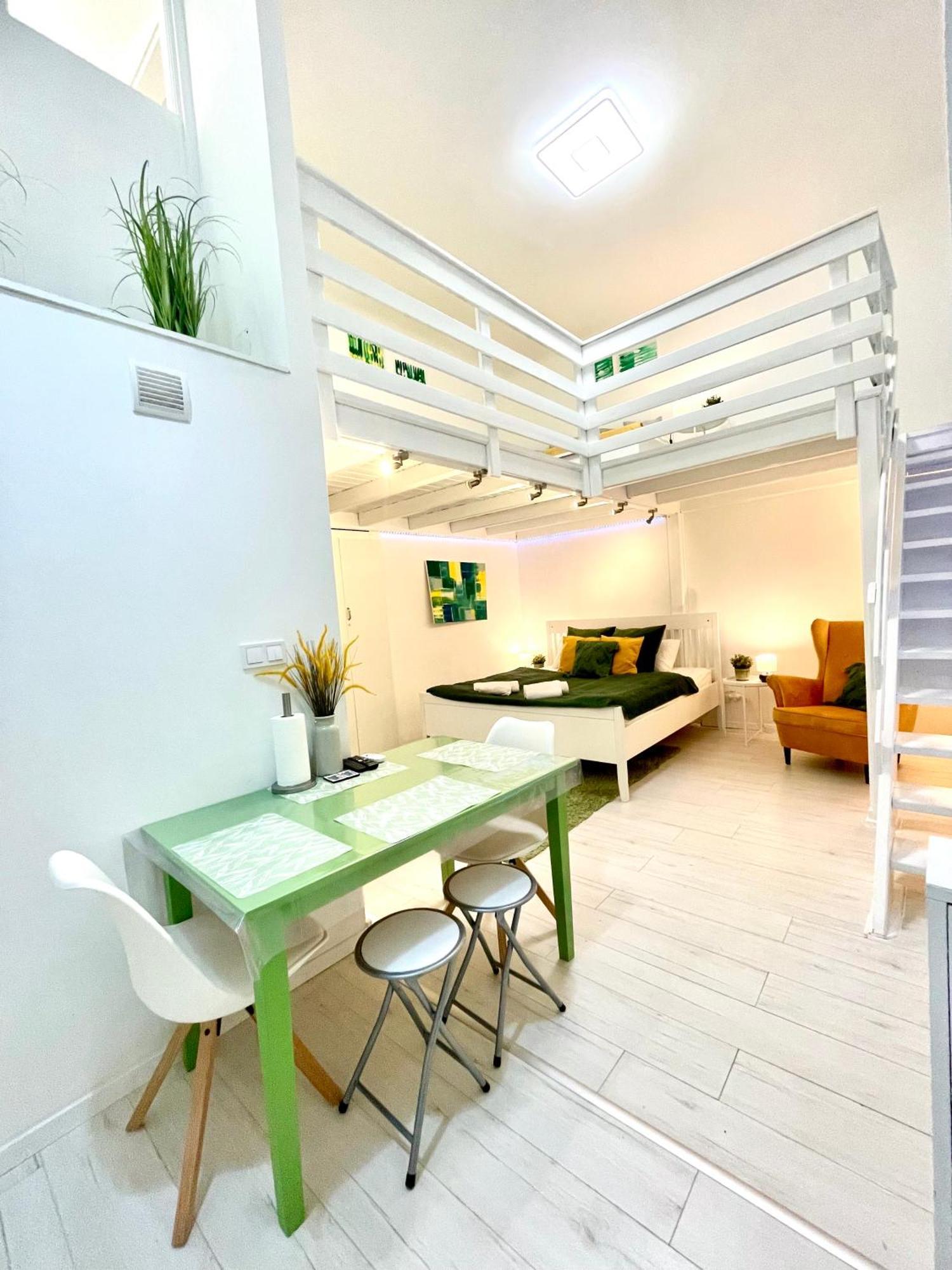 Teresian Apartment Near The Andrassy Street Free Air Conditioner Free Coffee بودابست المظهر الخارجي الصورة